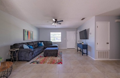 Orlando House | BRAND NEW PAINTED VACATION HOME (Minutes to UCF)