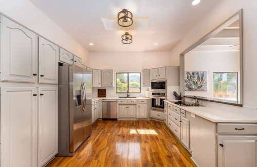 Oak Creek Apartment | Brand New Pool, Spa, Sauna, Golf