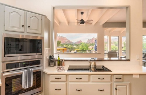Oak Creek Apartment | Brand New Pool, Spa, Sauna, Golf