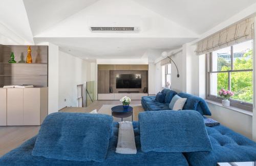 Colville Apartment | Brand New Refurbishment Townhouse in Notting Hill near Portobello Road with AC Air Conditioning & Roof Terrace