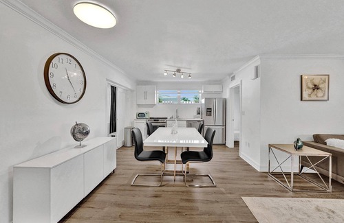 Surfside House | Brand new renovated quiet house in Surfside.