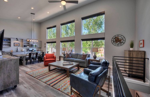 Moab House | Brand New Right Downtown. Walk to restaurants & shops.