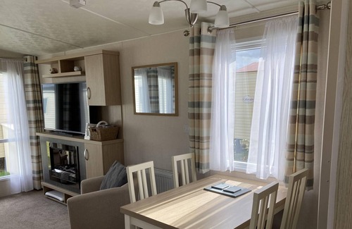 Hirst House | Brand New Sea View Platinum Grade 8 Berth Caravan