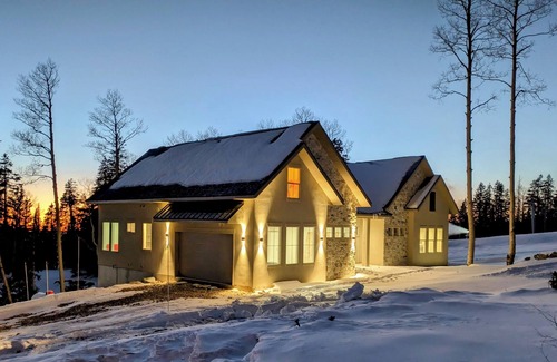 Beaver House | BRAND NEW Ski-In Ski-Out at Eagle Point Resort Utah - Sleeps 33 Comfortably!
