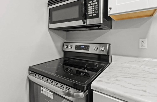 Huntsville Apartment | Brand new Spacious and Fully Renovated 2 BR, 1 RR
