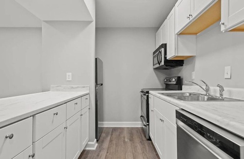 Huntsville Apartment | Brand new Spacious and Fully Renovated 2 BR, 1 RR
