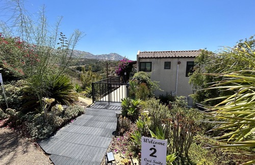 Lakeside Apartment | Brand New Studio with Amazing Mountain Views! San Diego area Countryside.