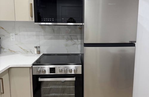 West Edmonton House | Brand New Stunning Suite West Edmonton