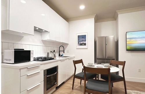 Miracle Mile Apartment | Brand-New Stylish 2BR by The Grove & Beverly Hills