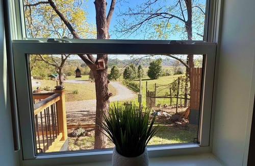Brevard Cottage | BRAND NEW - THE KING OF THE HILL - W HOT TUB AND PRIVATE BACKYARD
