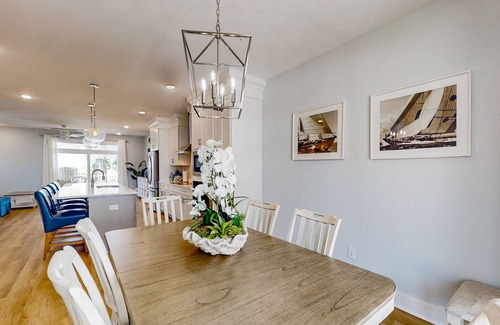 Morehead City House | Brand new townhouse w/comforting style in quiet location w/views