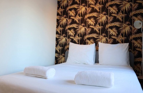 Municipality of Tilburg Apartment | Brand new two-floor house with living room, kitchen, bedroom, and bathroom.