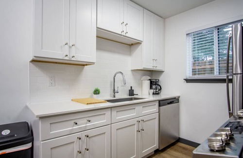 Dawson Apartment | Brand New Unit - 10 Min to Downtown Austin