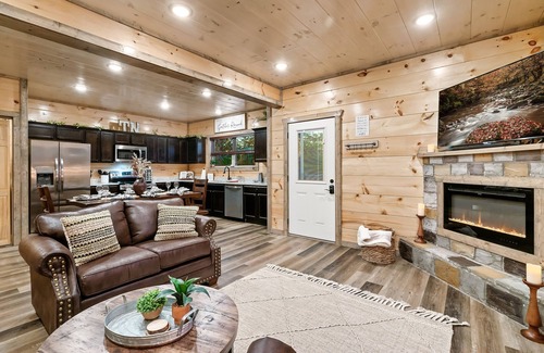 Sevierville Cabin | Brand New! Views! Easy Roads! Hot Tub! Beautifully Decorated!