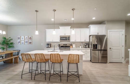 Hurricane House | Brand New Zion Village Getaway+ Pool/Hot Tub l Family Friendly l Sleeps 12