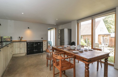 Malmesbury Cottage | Brandeers Long Barn