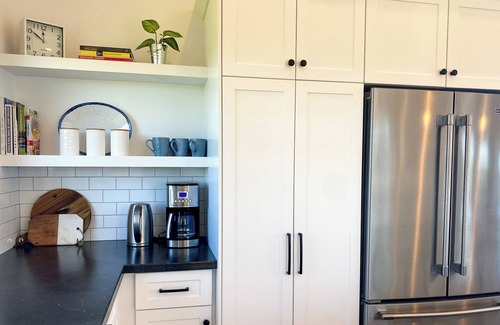 Sea View House | Branders Edge - NEW, Walk to Beach, Ocean Views, Screened Livingroom, GORGEOUS