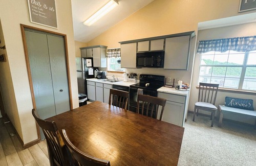 Indian Point Apartment | Branson condo near Silver Dollar City