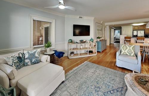 Tybee Island Apartment | Brass Rail 318