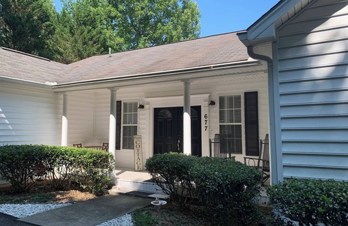 Young Harris House | Brasstown Valley Cottage 5/3 w/Hot Tub
