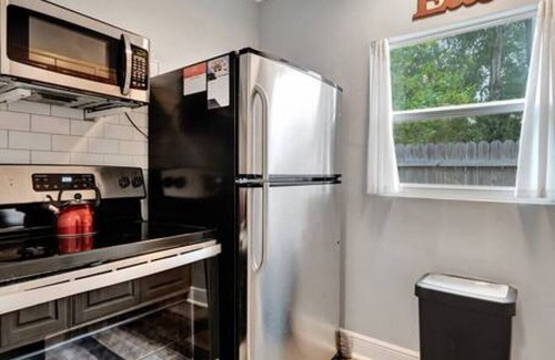 Tampa Heights House | Brave Oasis- Sleeps 17★Attached duplex★BBQ★Firepit