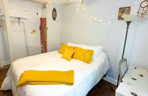 Annapolis House | Brazilian Artsy Townhome with great location and outdoor amenities!