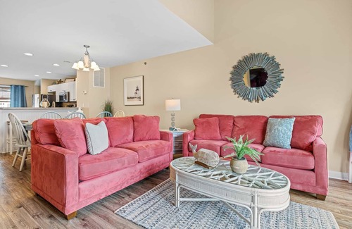 Bermuda Bay Condo | Break Time 3 BR, 3.5 Bath, Mini-Waterpark, Pool, Gym, Linens Provided Sleeps 7
