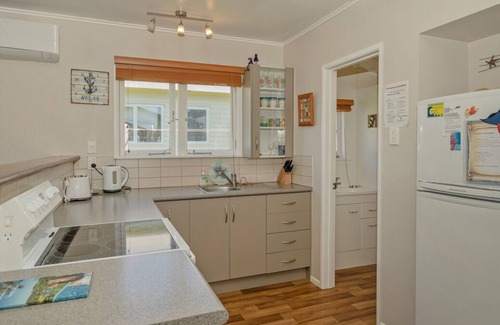 Tairua Cottage | Breakaway - Tairua Bach