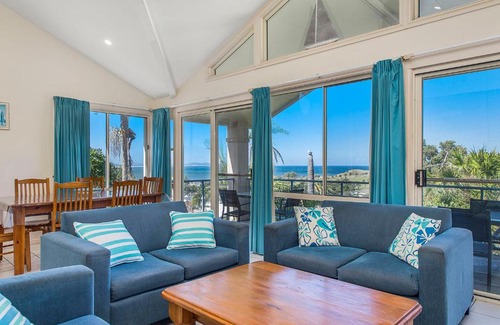 Crescent Head House | Breakers 2 213 East Street