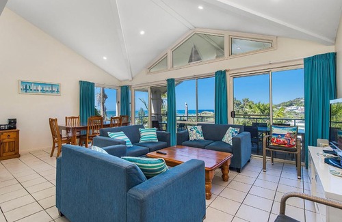 Crescent Head House | Breakers 2 213 East Street