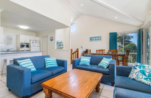 Crescent Head House | Breakers 2 213 East Street