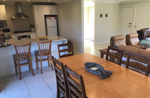 Marengo Apartment | Breakers Apollo Bay- The Bar