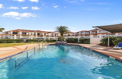 Yamba House | Breakers Block 4 Unit 4