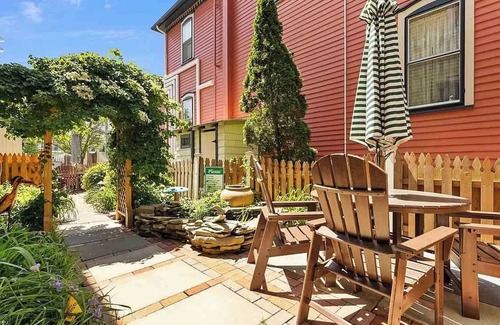 Cape May House | Breakers Cape May - Charming beach block Victorian home