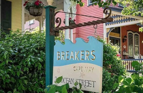 Cape May House | Breakers Cape May - Charming beach block Victorian home
