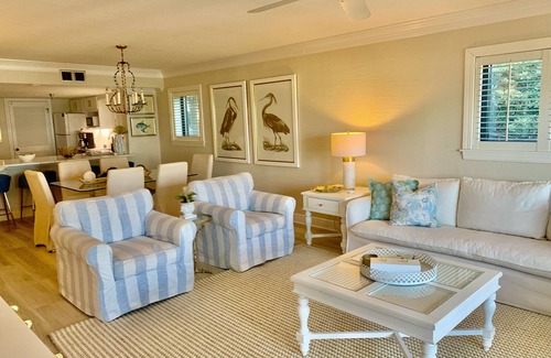 Destin Condo | “Breakers East 101” Gulf Front 2BR/2BA Beach setup included