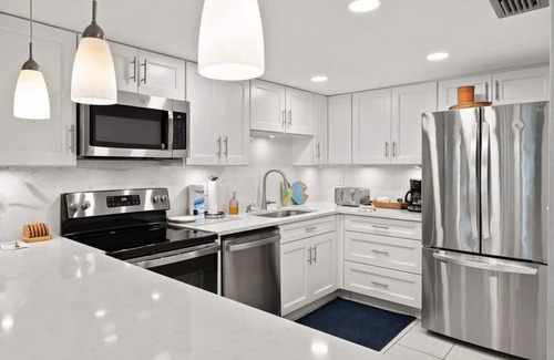 Sanibel Condo | Breakers West B3- Stunning and Spacious West Gulf Drive Residence