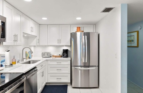 Sanibel Condo | Breakers West B3- Stunning and Spacious West Gulf Drive Residence