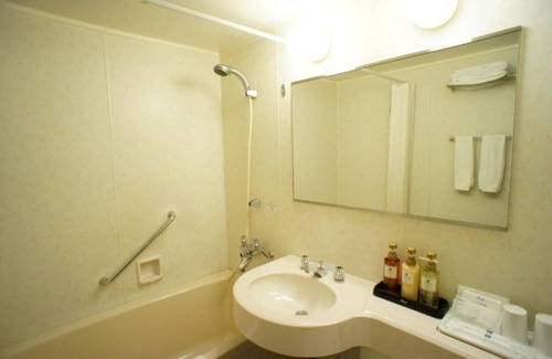 Suminoe Hotel | Breakfast included Economy twin smoking 18 squ/Osaka Ōsaka