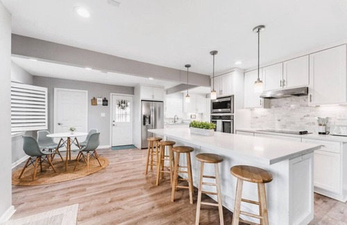 Conroe House | Breakfast with a View with BBQ Firepit Golf Course