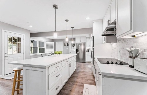 Conroe House | Breakfast with a View with BBQ Firepit Golf Course