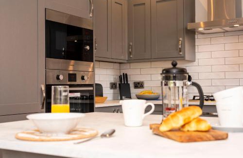Scarborough House | Breakspeare House