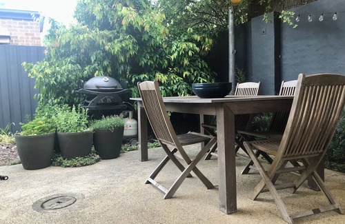 Ocean Grove House | Breathe in the salt air and stroll to beach & cafes - spacious summer house.