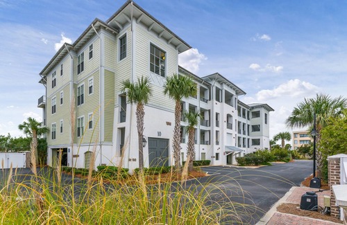 Saint Simons Island Condo | Breathtaking Views of the Inter-coastal Waterway and St. Simons Island Marina