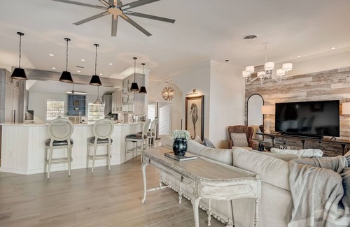 Englewood House | Breathtaking 250' Bayfront home w/private pool