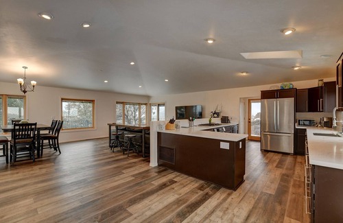 Prescott House | Breathtaking 360 Degree Views of the City From Every Window