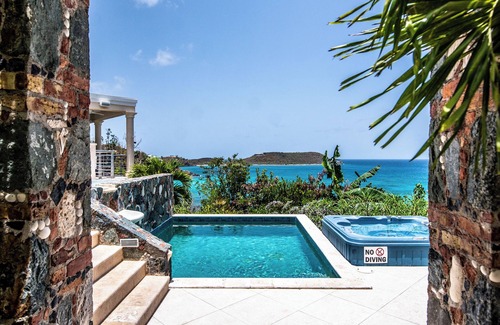 Rendezvous & Ditleff Villa | Breathtaking 4bdrm Waterfront Villa! Walk To The Beach! Tesla + Solar Backup!