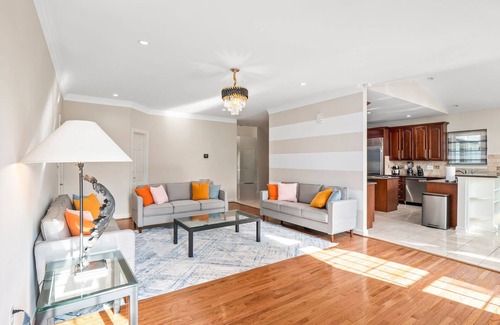 Addison Heights House | Breathtaking 8,000 Sq Mansion 2 min DC w/2 hot tubs
