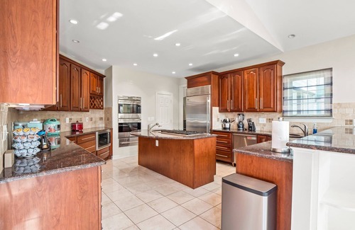 Addison Heights House | Breathtaking 8,000 Sq Mansion 2 min DC w/2 hot tubs