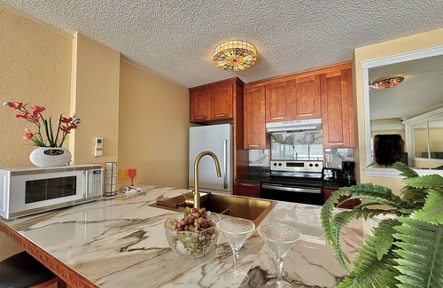 Historic Kailua Village Condo | "Breathtaking. Best View & Location!" ★n2024 Remodel, Top Floor Oceanfront